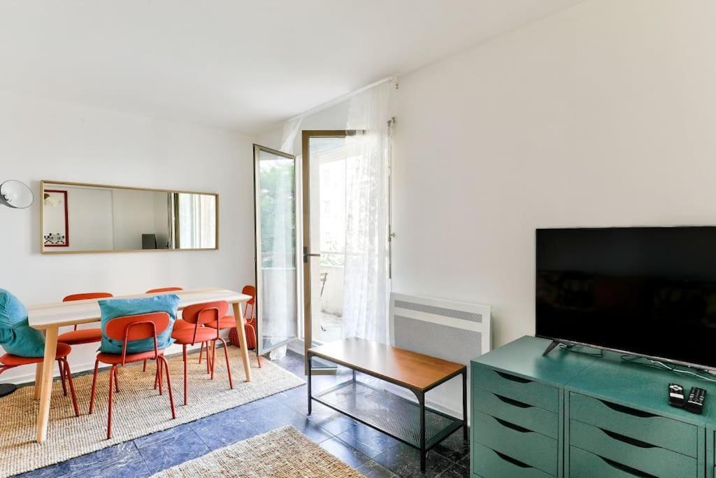 Appartement Superb 2br Flat Near Picpus Metro Station Paris